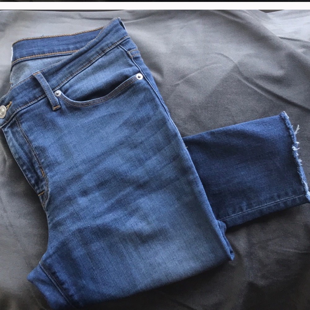 EUC Hudson Krista super skinny Jean with raw hem